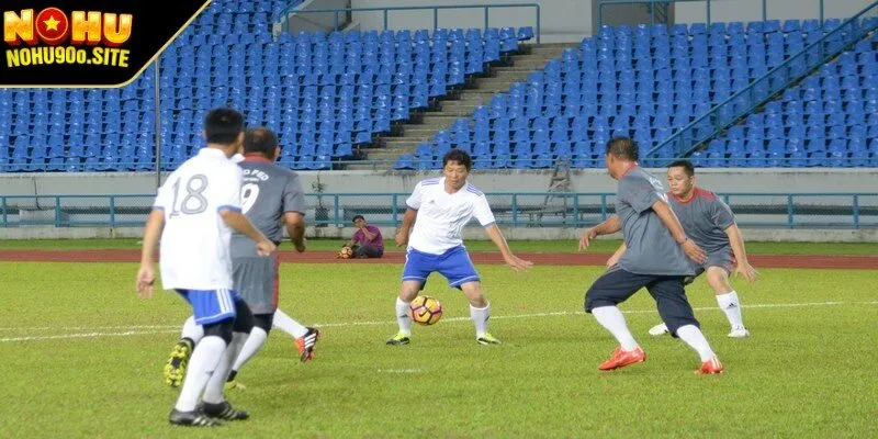 Trong luật bóng đá phủi 7 người, từng đội sẽ có 7 cầu thủ thi đấu